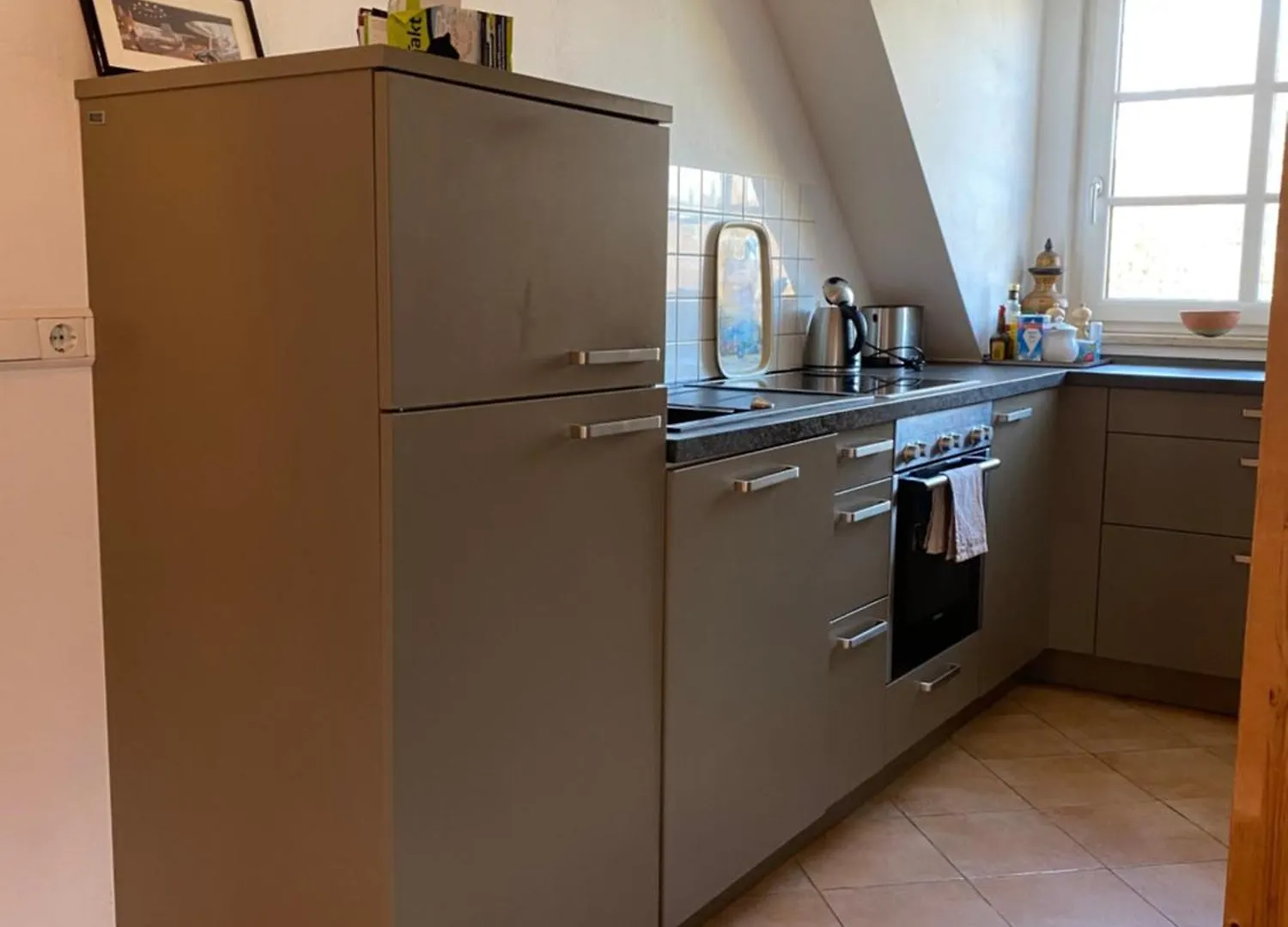 Helle Und Ruhige Dachgeschosswohnung Munich
