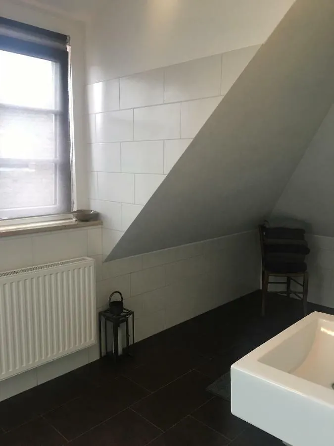 Helle Und Ruhige Dachgeschosswohnung Munich Apartment