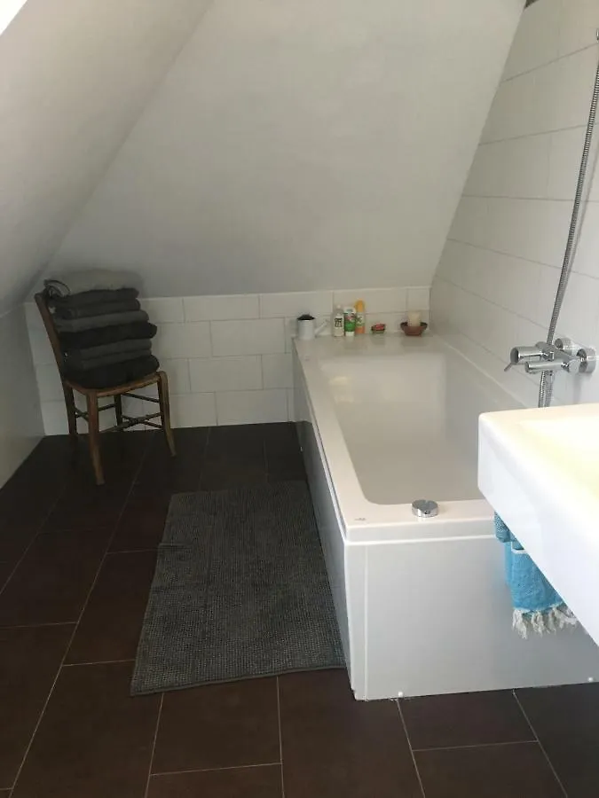 Helle Und Ruhige Dachgeschosswohnung Munich